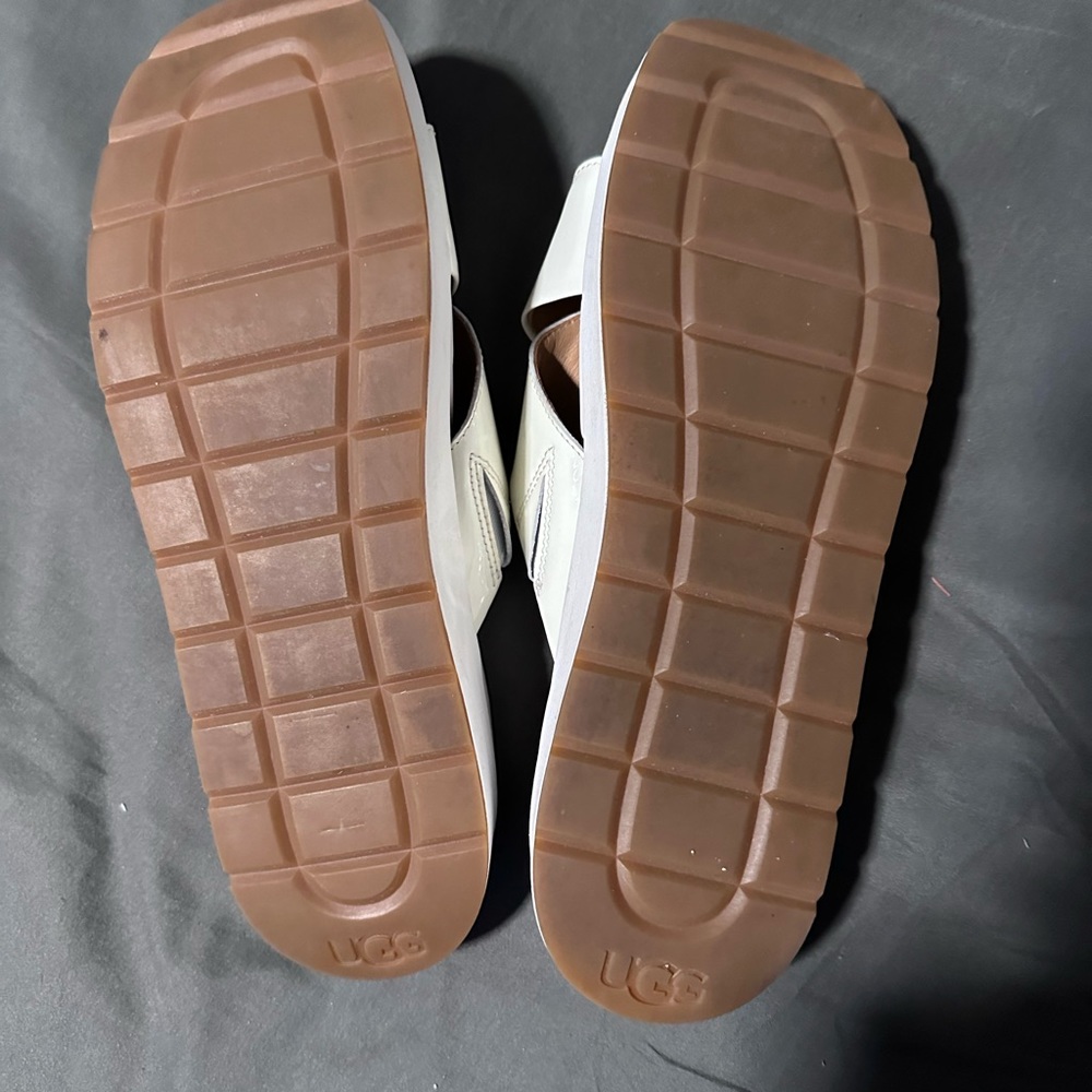 UGG white patent leather sandals. Size 9. - Picture 4 of 5